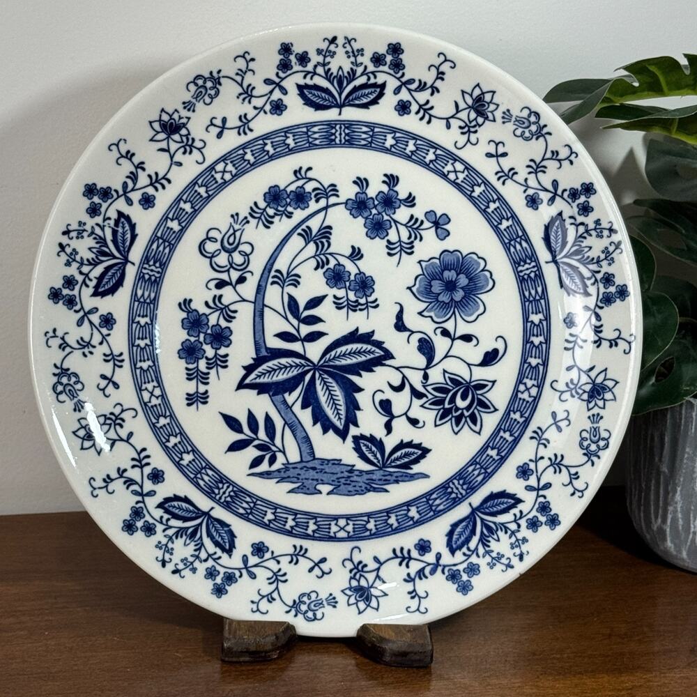 Vintage Heritage Japan Blue Onion Pattern Dinner Plate Blue and White 10.5"
